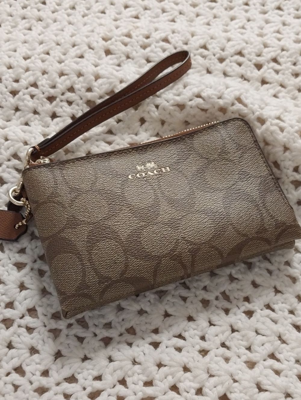 Coach Double Zipper C Wristlet